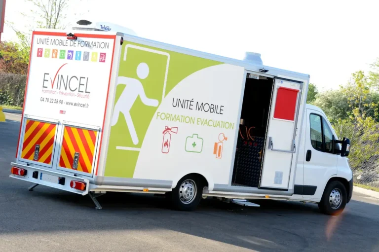 Unité mobile EVINCEL pour la formation à l’évacuation incendie en entreprise à Lyon